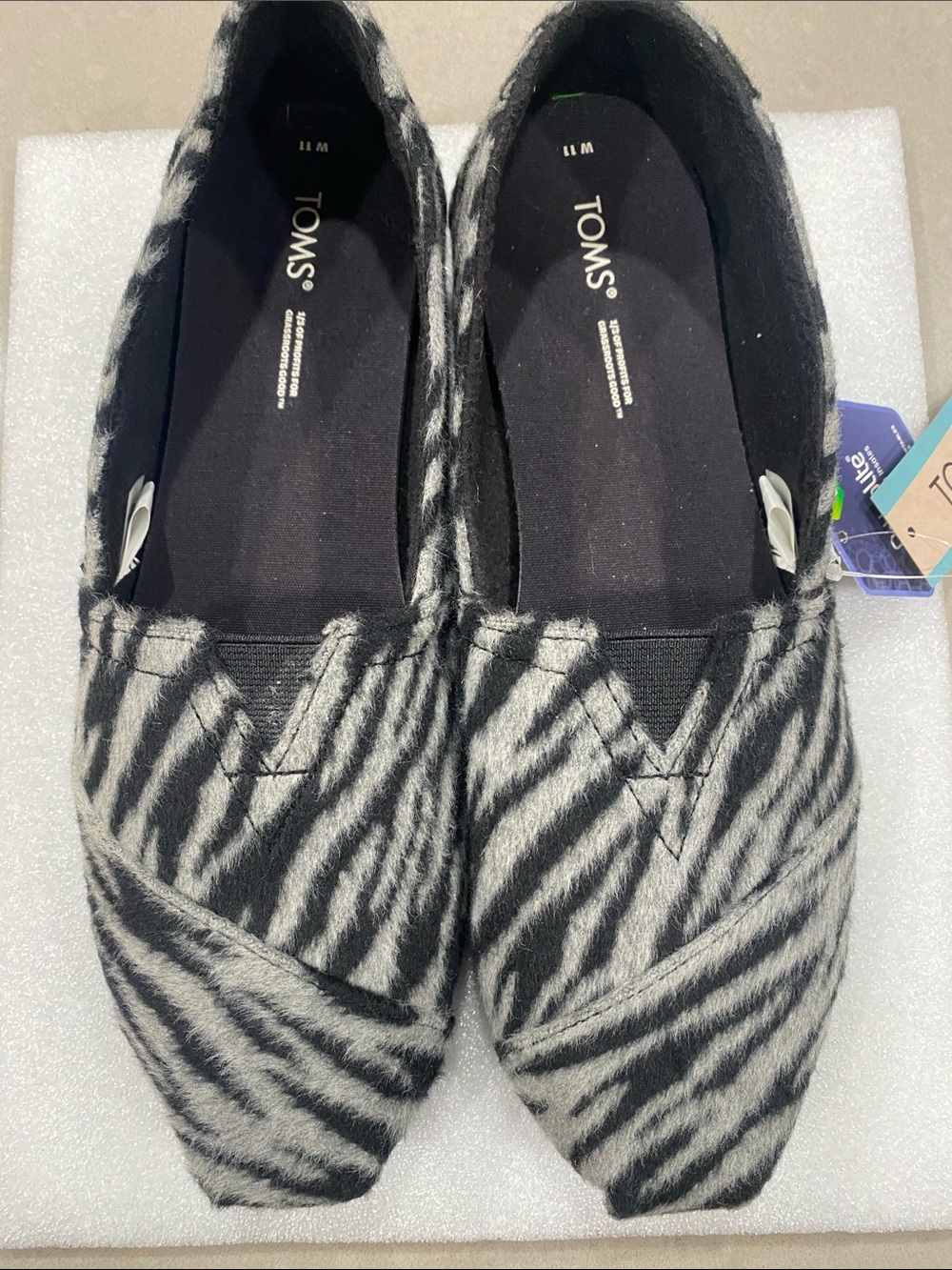 nwt toms zebra slip ons womens ortholite 11